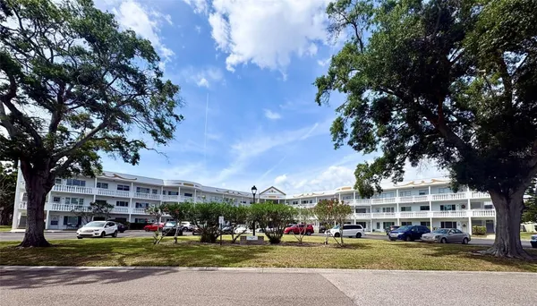 Property Slideshow image 2 of 43 | 2428 columbia dr 36, Clearwater, FL, 33763