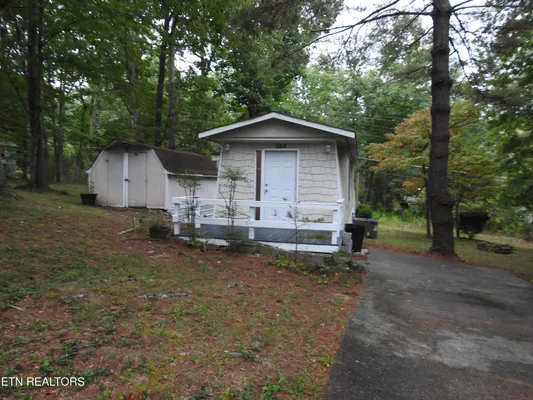 Property Slideshow image 2 of 42 | 244 rugby rd, Crossville, TN, 38558