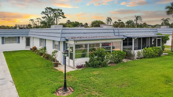 Property Slideshow image 2 of 64 | 1901 andover way 38, Sun City Center, FL, 33573