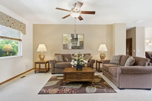 Property Slideshow image 3 of 24 | 672 cadillac cir, Romeoville, IL, 60446
