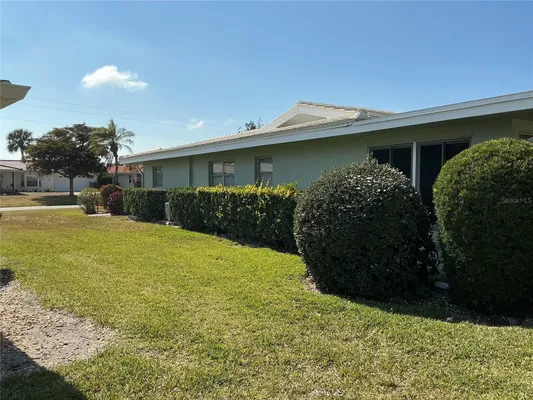 Property Slideshow image 3 of 16 | 3230 village green dr 1032, Sarasota, FL, 34239