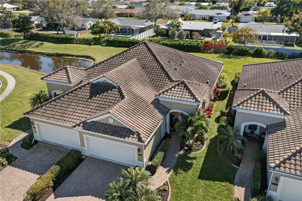 Property Slideshow image 2 of 46 | 6909 playa bella dr, Bradenton, FL, 34209