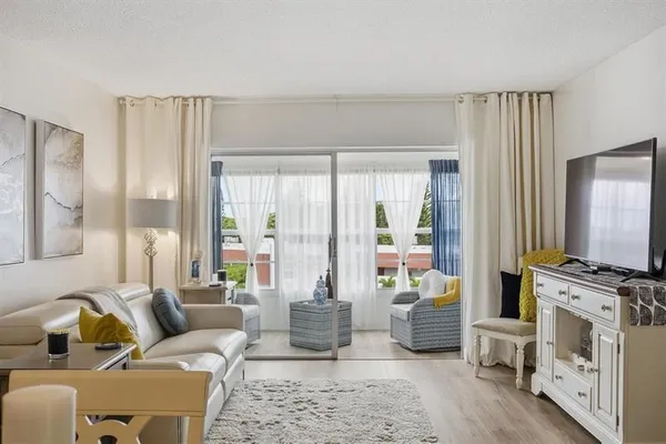 Property Slideshow image 2 of 44 | 2991 nw 46th ave 410, Lauderdale Lakes, FL, 33313