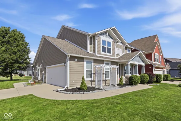 Property Slideshow image 3 of 26 | 5122 clemens pl, Indianapolis, IN, 46239
