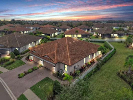 Property Slideshow image 3 of 50 | 5309 taliaferro ct, Palmetto, FL, 34221