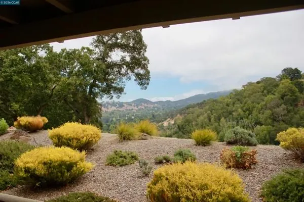 Property Slideshow image 2 of 73 | 2100 skycrest dr 10, Walnut Creek, CA, 94595