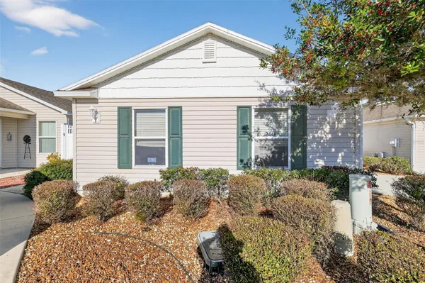 Property Slideshow image 2 of 39 | 2448 ravenwood ln, The Villages, FL, 32162