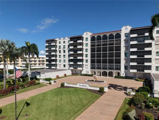 Property Slideshow image 2 of 54 | 3430 gulf shore blvd 3b, Naples, FL, 34103