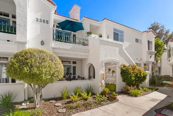 Property Slideshow image 2 of 50 | 3365 genoa way 135, Oceanside, CA, 92056