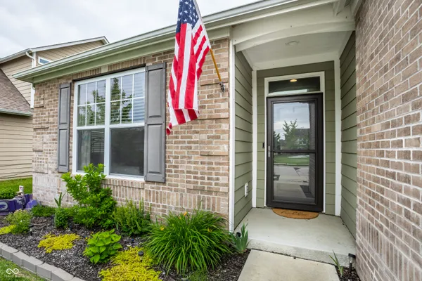 Property Slideshow image 3 of 32 | 8842 kipling dr, Indianapolis, IN, 46239