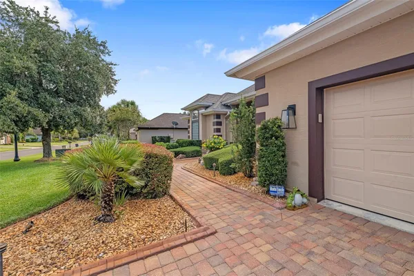 Property Slideshow image 3 of 88 | 945 stone lake dr, Ormond Beach, FL, 32174