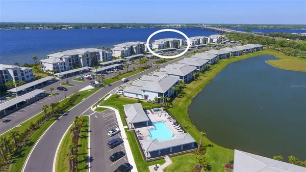Property Slideshow image 2 of 67 | 1010 tidewater shores loop 406, Bradenton, FL, 34208