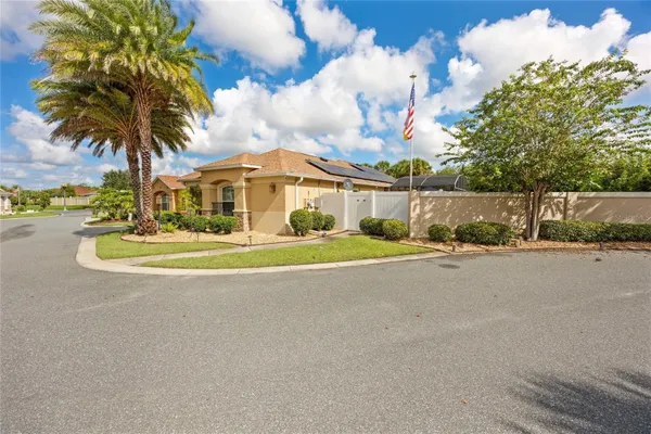 Property Slideshow image 2 of 37 | 431 jarquin way, The Villages, FL, 32162