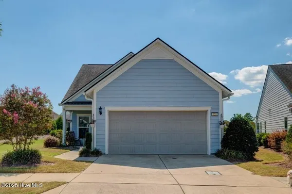 Property Slideshow image 2 of 64 | 521 lyrebird ave, Wilmington, NC, 28412