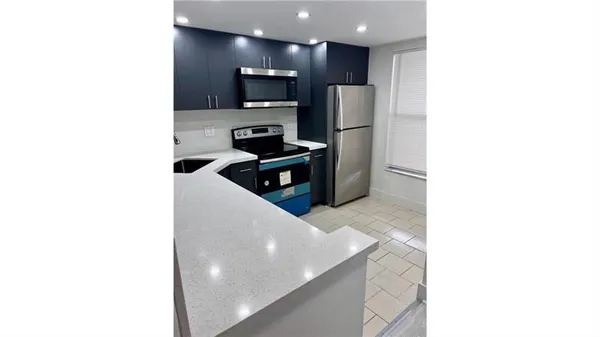 Property Slideshow image 2 of 11 | 6001 nw 61st ave 102, Tamarac, FL, 33319