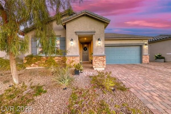 Property Slideshow image 3 of 42 | 633 timberfalls ln, Henderson, NV, 89015