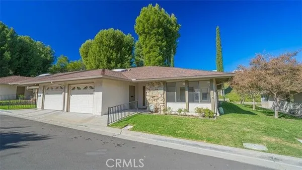 Property Slideshow image 2 of 51 | 19433 oak crossing rd, Newhall, CA, 91321