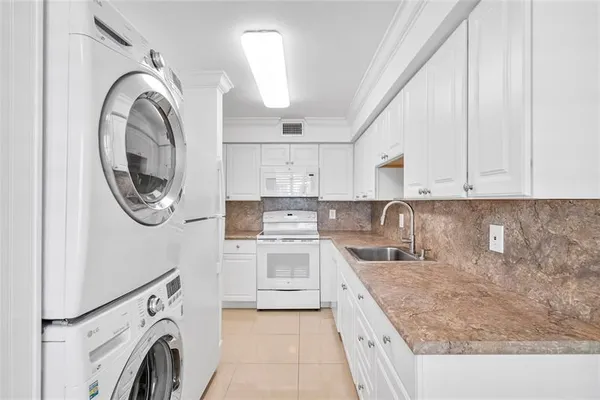 Property Slideshow image 3 of 20 | 13840 via flora a, Delray Beach, FL, 33484