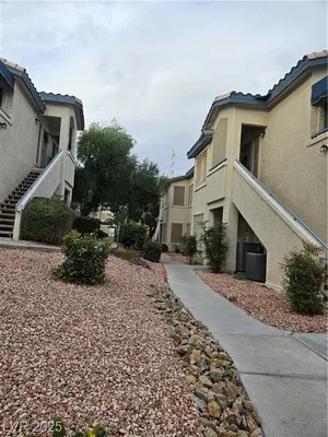 Property Slideshow image 3 of 9 | 3425 e russell rd 147, Las Vegas, NV, 89120