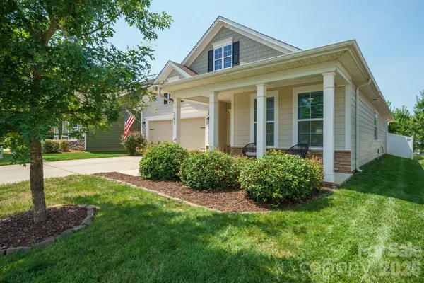 Property Slideshow image 2 of 41 | 261 robinwood ln, Clover, SC, 29710