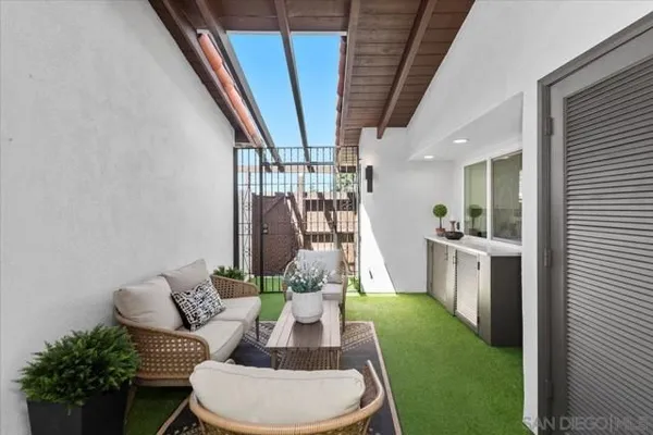 Property Slideshow image 3 of 51 | 16566 caminito vecinos 31, San Diego, CA, 92128