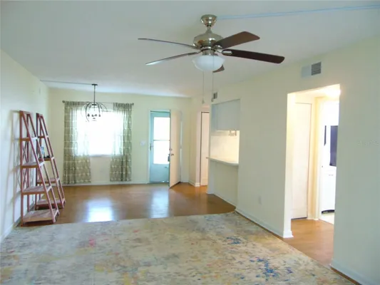 Property Slideshow image 3 of 15 | 1250 s pinellas ave 307, Tarpon Springs, FL, 34689