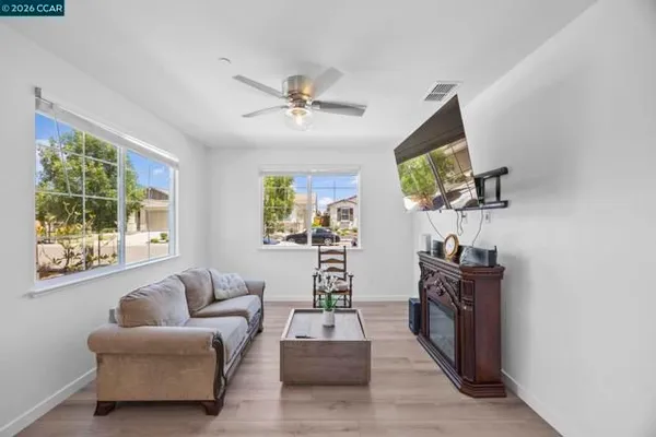 Property Slideshow image 2 of 17 | 2329 melrose lndg, Rio Vista, CA, 94571