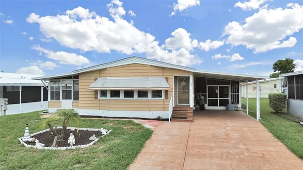 Property Slideshow image 2 of 42 | 5083 lodgewood dr, Lakeland, FL, 33810