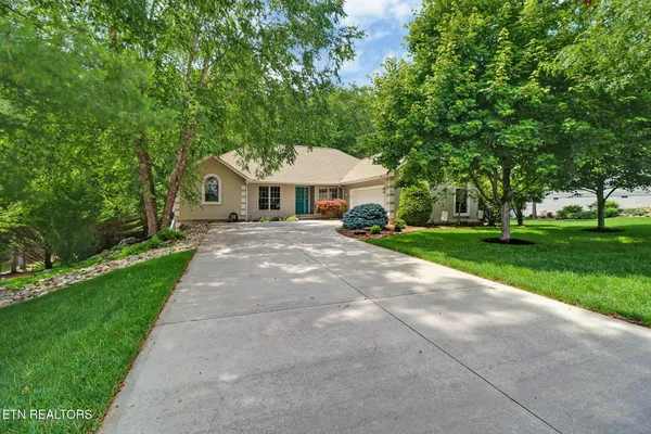 Property Slideshow image 3 of 46 | 169 forest view dr, Crossville, TN, 38558