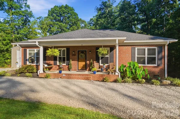 Property Slideshow image 3 of 47 | 4739 mountain island dr, Charlotte, NC, 28214