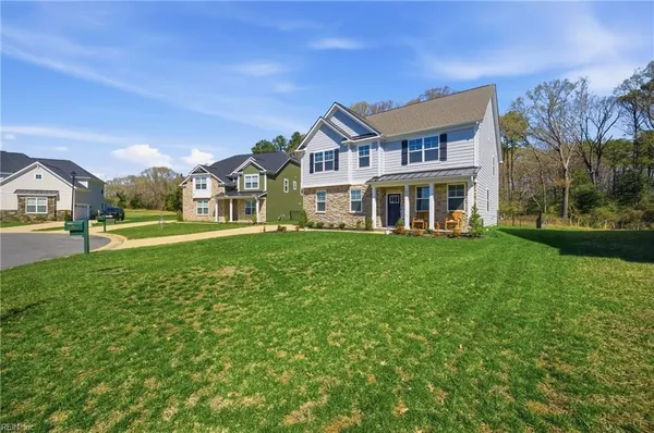 Property Slideshow image 3 of 47 | 192 royal blackheath cv, Smithfield, VA, 23430