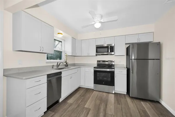 Property Slideshow image 3 of 37 | 8315 burgundy dr n # 8315, Pinellas Park, FL, 33781