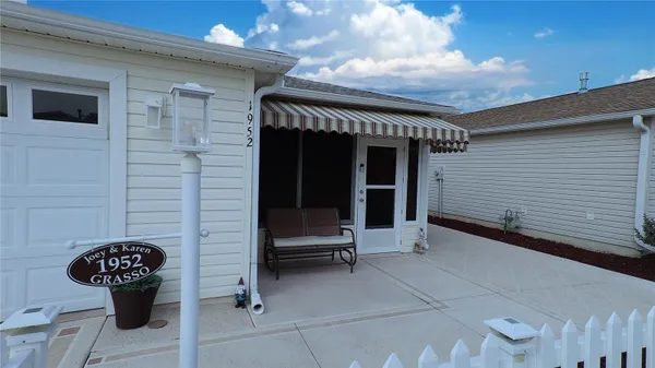 Property Slideshow image 3 of 36 | 1952 montrose ct, The Villages, FL, 32162