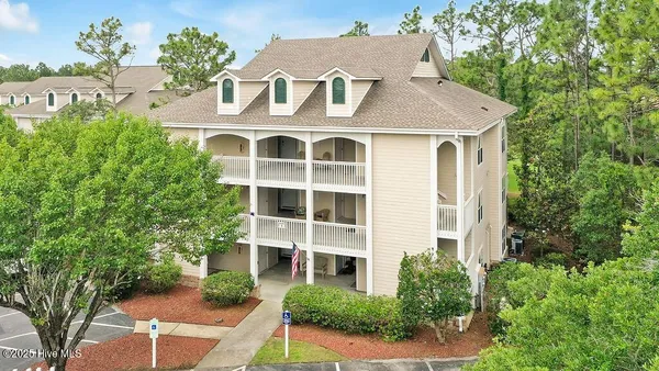 Property Slideshow image 3 of 125 | 3350 club villa dr 105, Southport, NC, 28461