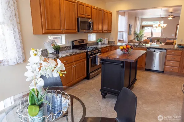 Property Slideshow image 3 of 32 | 8646 bainbridge loop, Lacey, WA, 98516