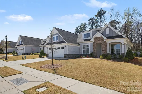 Property Slideshow image 2 of 31 | 14605 crosswater ln, Charlotte, NC, 28278