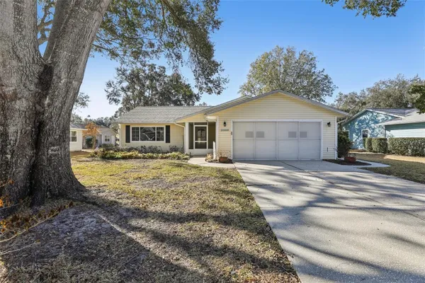 Property Slideshow image 3 of 65 | 2108 greenlaw ct, Leesburg, FL, 34788