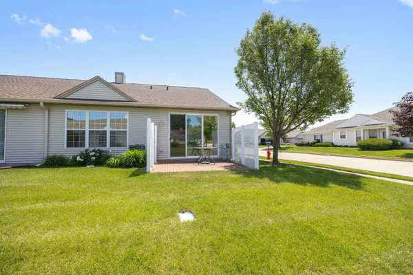 Property Slideshow image 2 of 15 | 13634 penefield ln, Huntley, IL, 60142