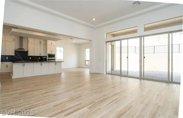 Property Slideshow image 3 of 10 | 189 mirage view dr, Henderson, NV, 89011