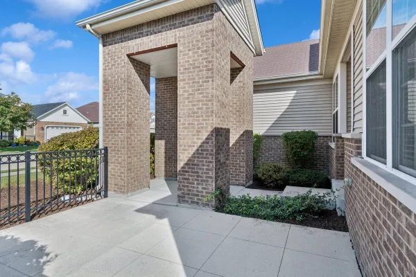 Property Slideshow image 3 of 45 | 2824 chevy chase ln, Naperville, IL, 60564