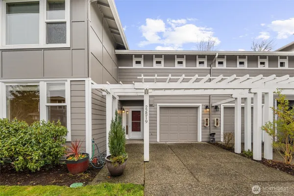 Property Slideshow image 2 of 35 | 22519 se 38th ter # 1423, Issaquah, WA, 98029
