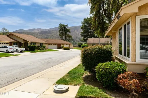 Property Slideshow image 3 of 35 | 28143 village 28 28, Camarillo, CA, 93012