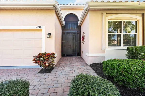 Property Slideshow image 2 of 47 | 4218 64th dr, Sarasota, FL, 34243