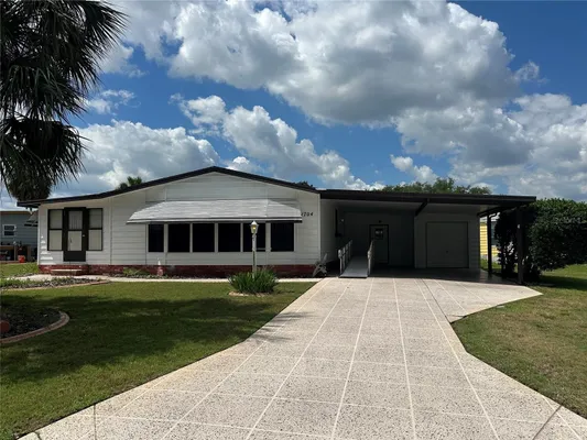 Property Slideshow image 2 of 20 | 1704 lilly ln, The Villages, FL, 32159