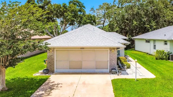 Property Slideshow image 2 of 87 | 5859 princess caroline pl, Leesburg, FL, 34748