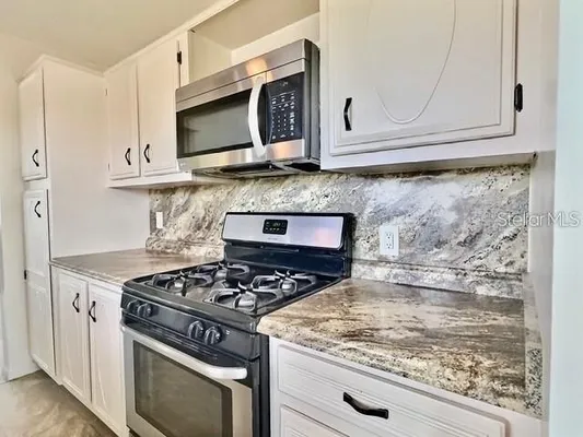 Property Slideshow image 3 of 13 | 5227 81st ln 26, St Petersburg, FL, 33709