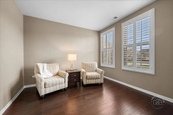 Property Slideshow image 3 of 25 | 2850 stoney creek dr, Elgin, IL, 60124