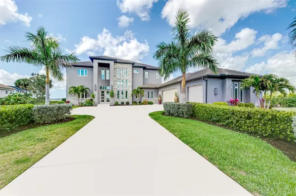 Property Slideshow image 3 of 98 | 3051 rivershore ln, Port Charlotte, FL, 33953
