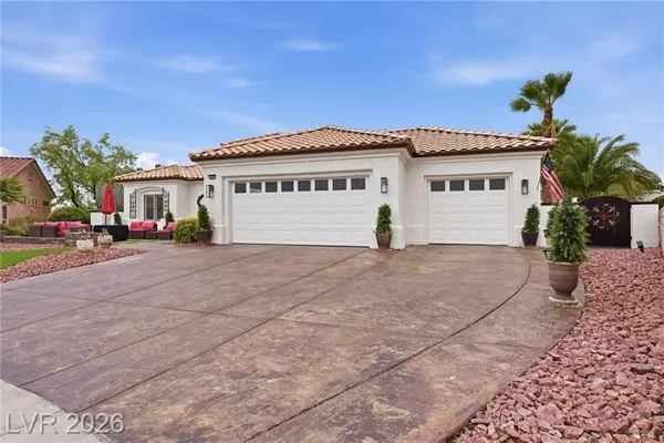 Property Slideshow image 3 of 83 | 10001 cresent creek dr, Las Vegas, NV, 89134