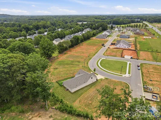 Property Slideshow image 3 of 28 | 3006 constitution ln, Gastonia, NC, 28056